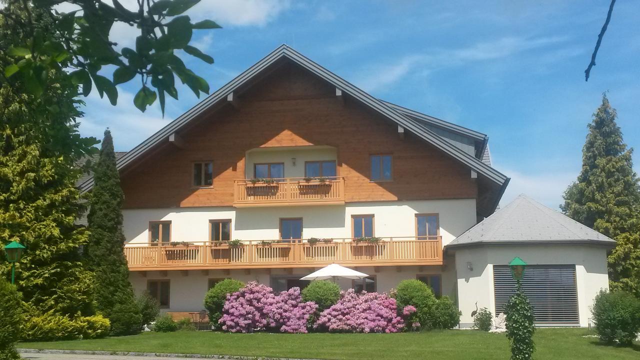Pension Kreuzinger, 5310 Tiefgraben Exterior foto